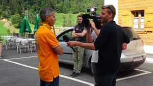 TF1 TV crew at La Vallée for a documentary on MTB